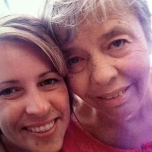 Meet your Posher, Mona